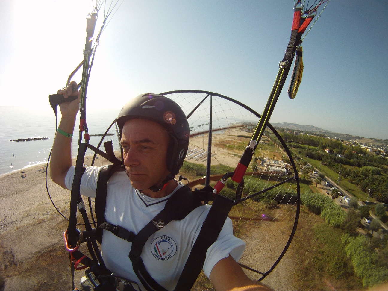 Giovanni Menna in volo lungo le coste italiane